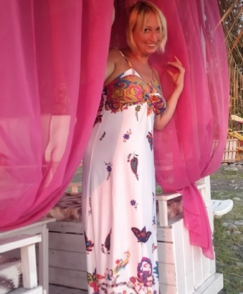 Привлекательная брюнетка готова исполнить твои самые смелые мечты. Не упусти шанс окунуться в мир чувств и наслаждения в моей компании! 2297, 47 лет